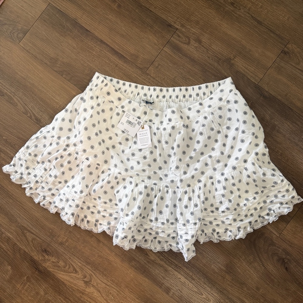 American Eagle White Ruffle Skirt with Floral Pattern